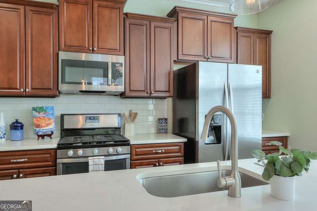 7205 Lowery Oak Drive, Roswell, GA 30075