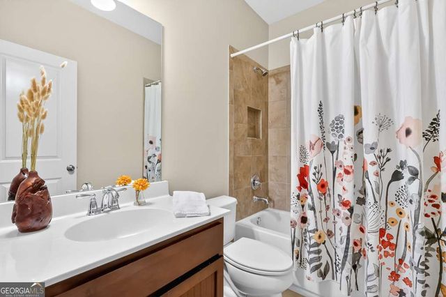 7205 Lowery Oak Drive, Roswell, GA 30075