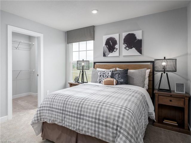 102 Emily CIR, Moyock, NC 27958