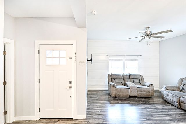 202 S Trappier Street, Alvord, TX 76225