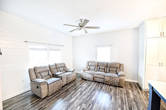 202 S Trappier Street, Alvord, TX 76225