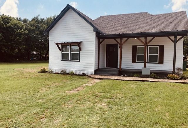 202 S Trappier Street, Alvord, TX 76225
