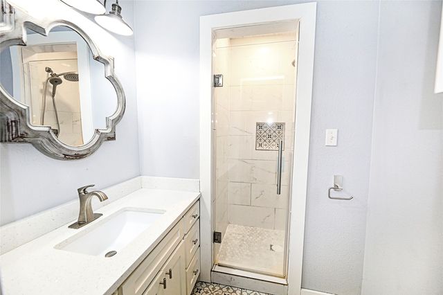 202 S Trappier Street, Alvord, TX 76225