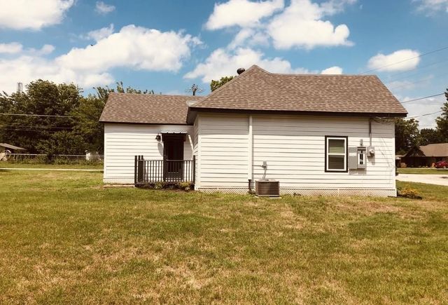 202 S Trappier Street, Alvord, TX 76225