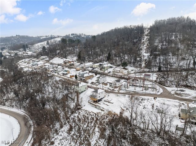 900 N 6th Street, Martins Ferry, OH 43935