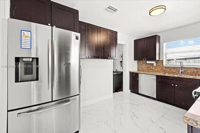 1031 NW 202nd St, Miami Gardens, FL 33169