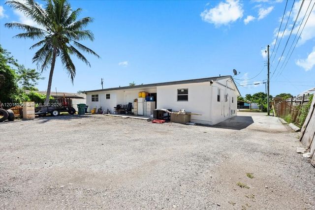 1031 NW 202nd St, Miami Gardens, FL 33169