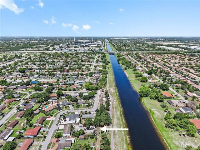 1031 NW 202nd St, Miami Gardens, FL 33169