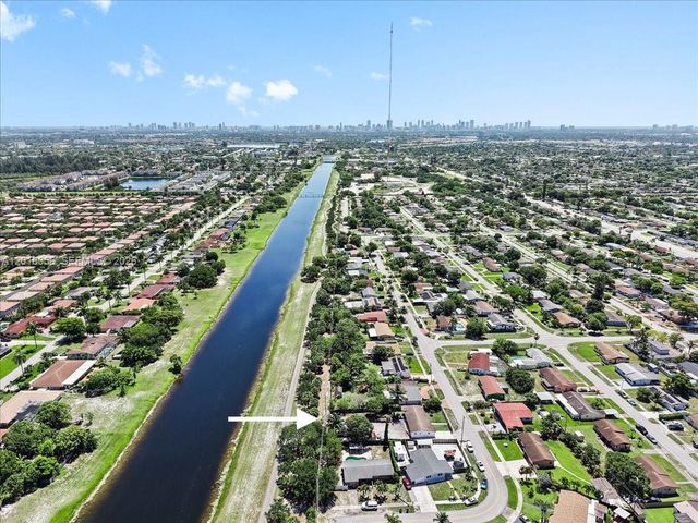 1031 NW 202nd St, Miami Gardens, FL 33169