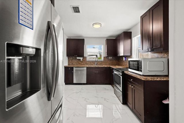 1031 NW 202nd St, Miami Gardens, FL 33169