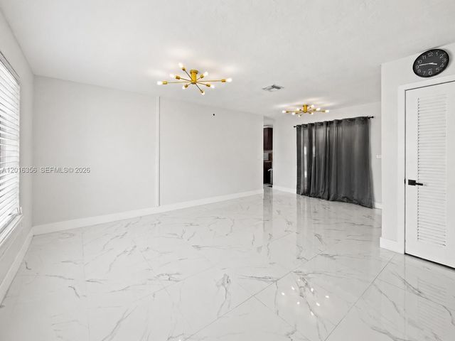1031 NW 202nd St, Miami Gardens, FL 33169