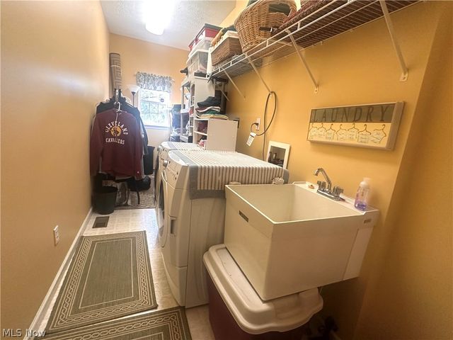 6062 White Tail Lane, Lorain, OH 44053