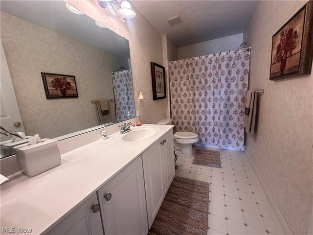 6062 White Tail Lane, Lorain, OH 44053