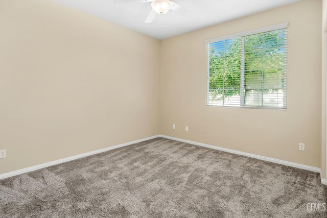 14019 Sandstone Peak Drive, Bakersfield, CA 93306