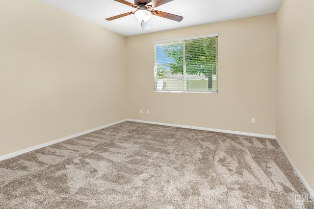 14019 Sandstone Peak Drive, Bakersfield, CA 93306