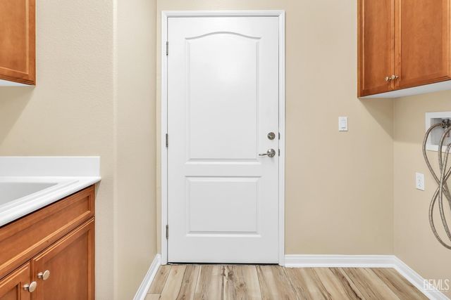 14019 Sandstone Peak Drive, Bakersfield, CA 93306