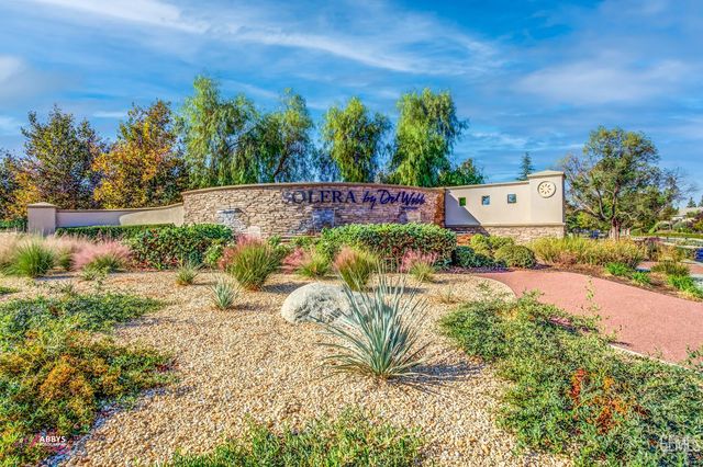 14019 Sandstone Peak Drive, Bakersfield, CA 93306