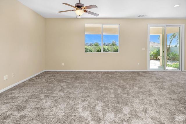 14019 Sandstone Peak Drive, Bakersfield, CA 93306