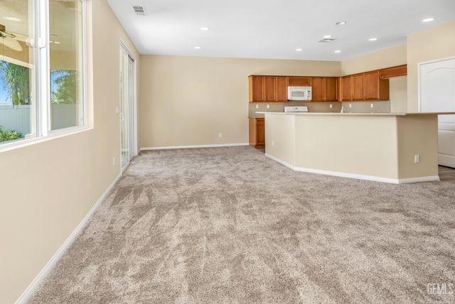 14019 Sandstone Peak Drive, Bakersfield, CA 93306