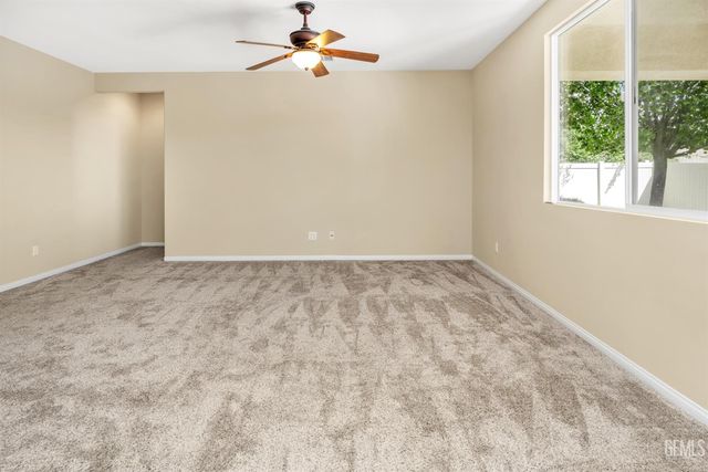 14019 Sandstone Peak Drive, Bakersfield, CA 93306