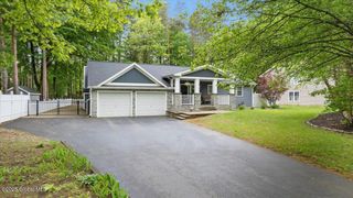 7 Wineberry Lane, Malta, NY 12020