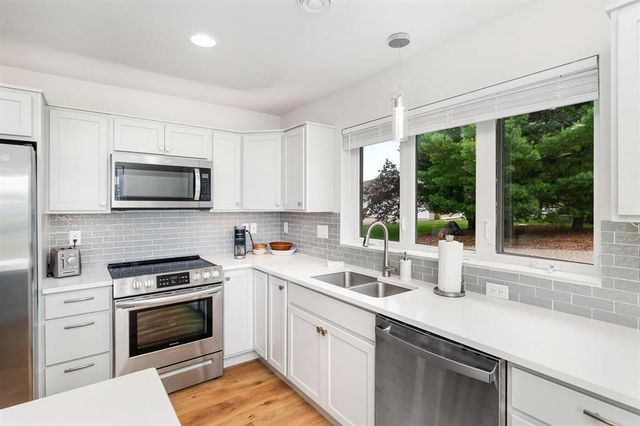 546 Marina Drive, Superior, WI 54880