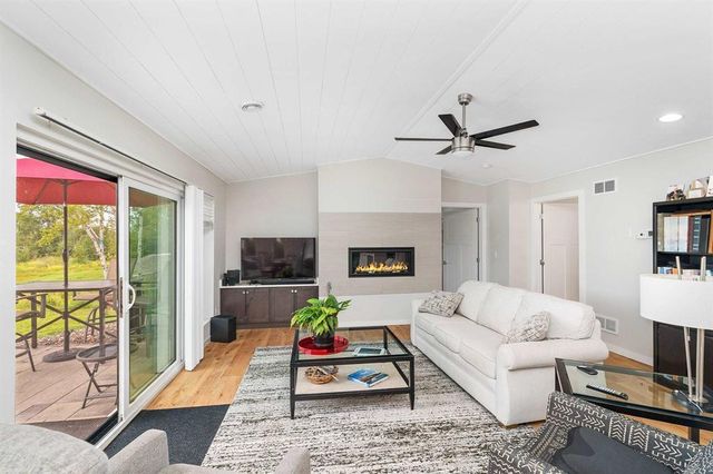 546 Marina Drive, Superior, WI 54880