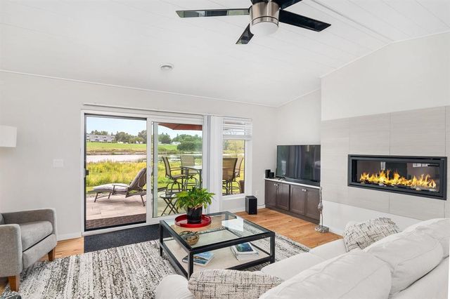 546 Marina Drive, Superior, WI 54880