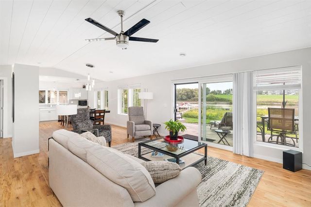 546 Marina Drive, Superior, WI 54880