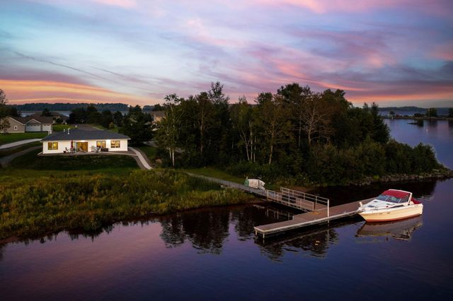 546 Marina Drive, Superior, WI 54880