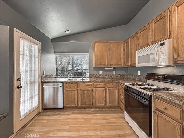 28131 Seco Canyon Road 39, Saugus, CA 91390