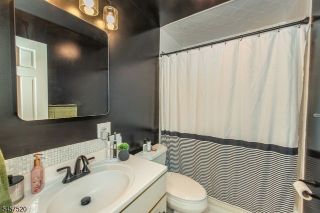 15 Mayne Ave, Byram Twp., NJ 07874