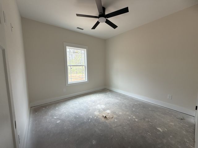 1932 River Rd, Clarksville, TN 37040