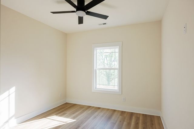 1932 River Rd, Clarksville, TN 37040