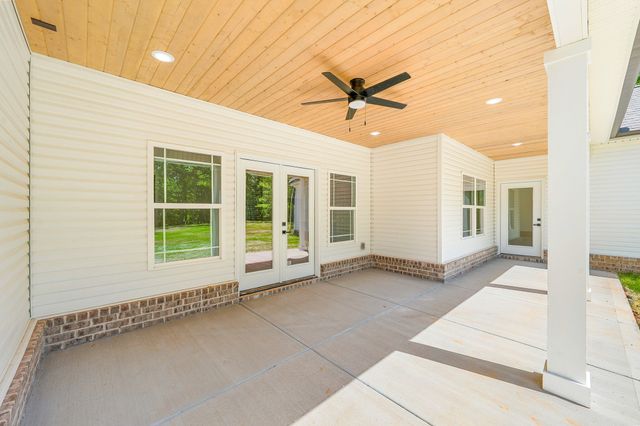 1932 River Rd, Clarksville, TN 37040