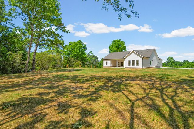 1932 River Rd, Clarksville, TN 37040