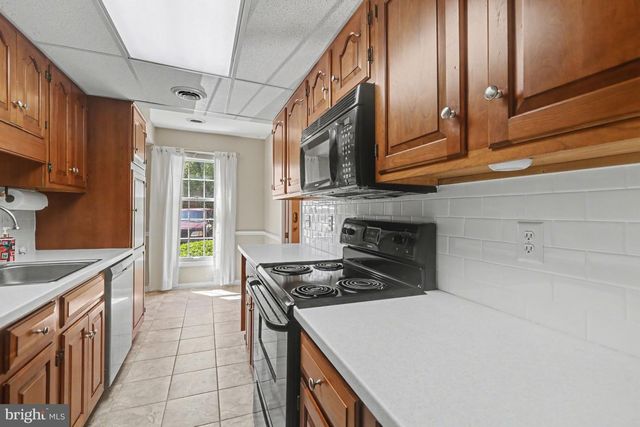 6239 STANFORD CT, Mechanicsburg, PA 17050