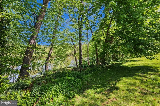 6239 STANFORD CT, Mechanicsburg, PA 17050