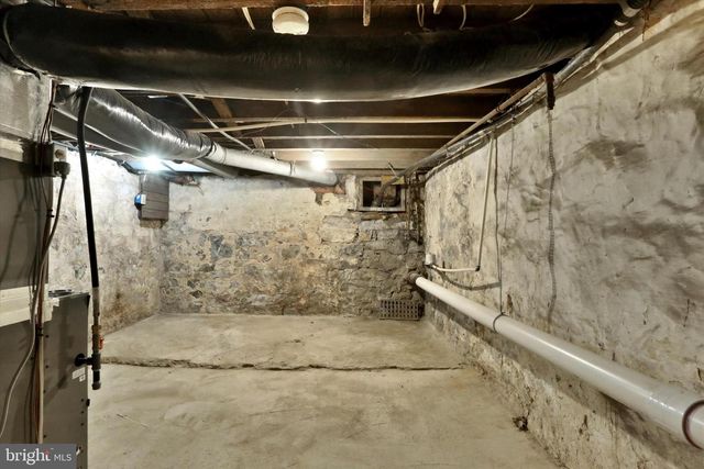 256 E LOUTHER ST, Carlisle, PA 17013