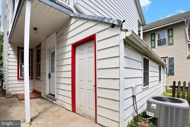 256 E LOUTHER ST, Carlisle, PA 17013