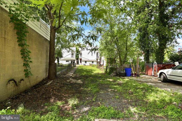 256 E LOUTHER ST, Carlisle, PA 17013
