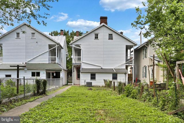 256 E LOUTHER ST, Carlisle, PA 17013