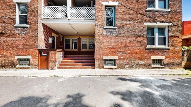 10 Porter 1, Salem, MA 01970