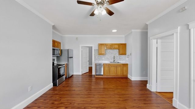 10 Porter 1, Salem, MA 01970