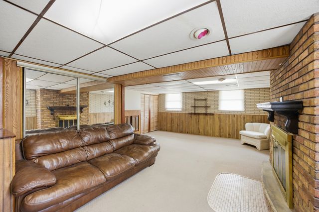 105 E Center Street, Glenwood, IL 60425