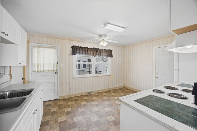 105 E Center Street, Glenwood, IL 60425