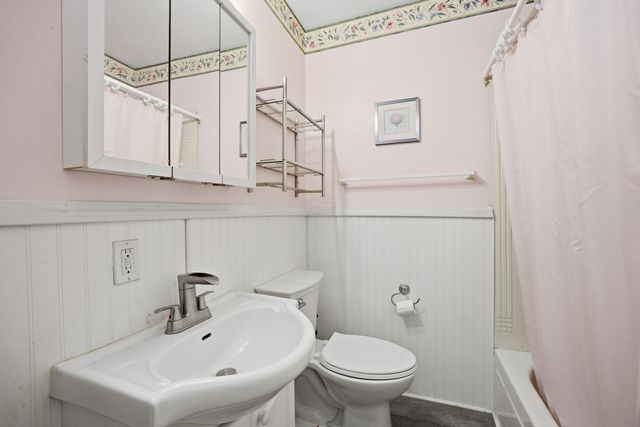 105 E Center Street, Glenwood, IL 60425