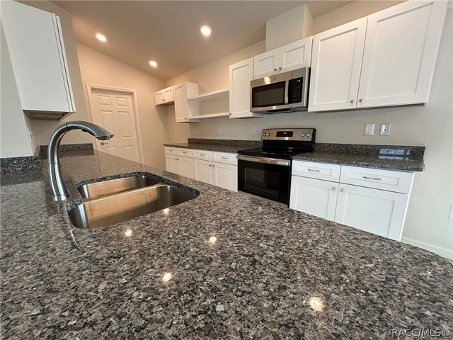 8309 N India Way, Dunnellon, FL 34434