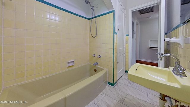 1245 BELMONT Terrace 4, Jacksonville, FL 32207