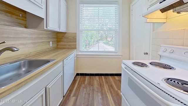 1245 BELMONT Terrace 4, Jacksonville, FL 32207